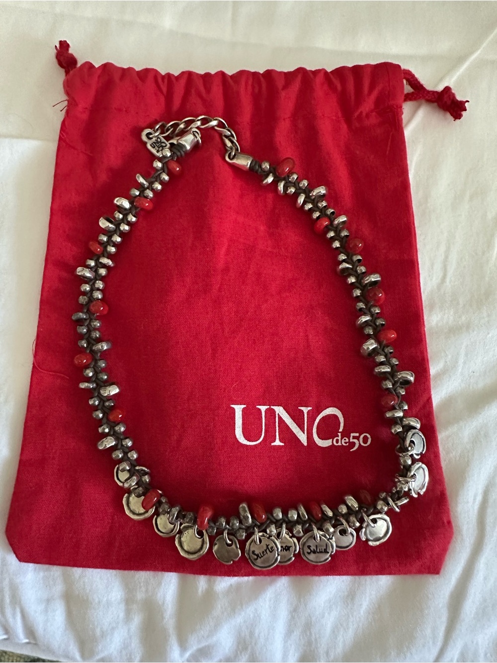 UNO de 50 Silver Charm Necklace with Red Beads